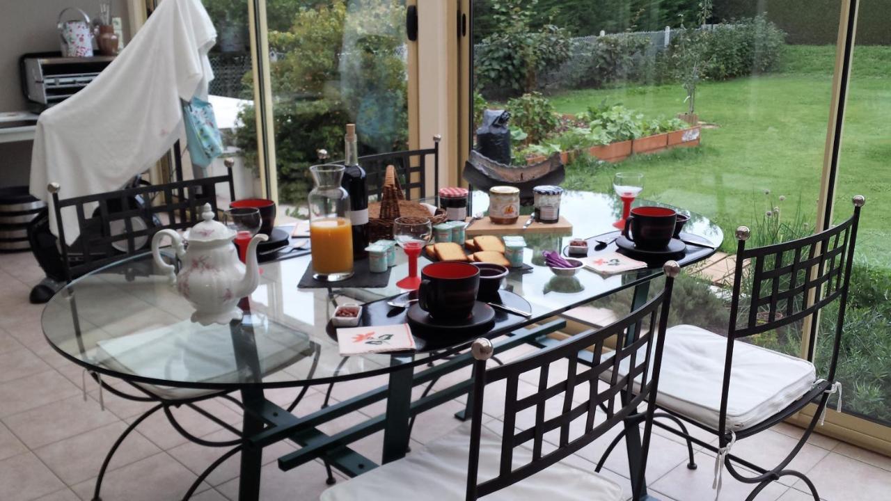 Chambre Privee Avec Salon, Garage Voiture, Velos, Motos Tourville-sur-Arques Exteriér fotografie